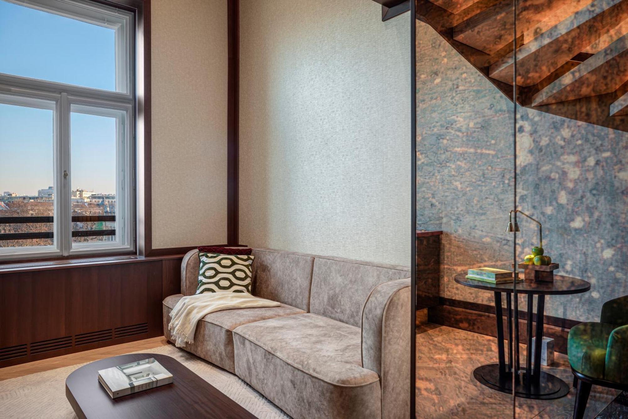 Almanac Palais Vienna酒店 外观 照片 A living room at The Standard East Village