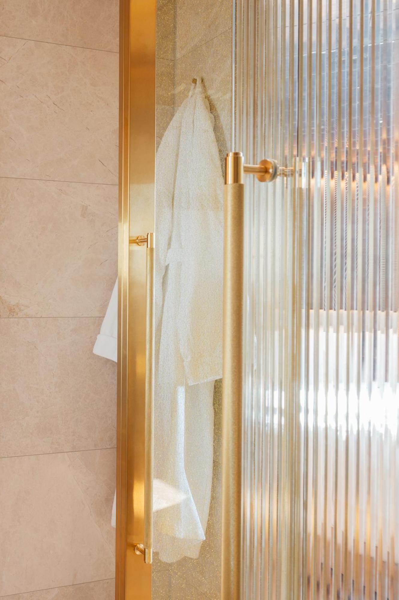Almanac Palais Vienna酒店 客房 照片 A shower door